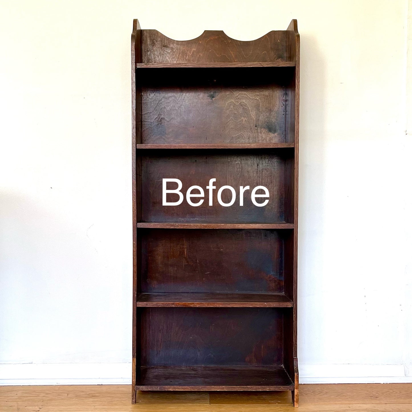 Mid 1930s Cottagecore Style Bookcase