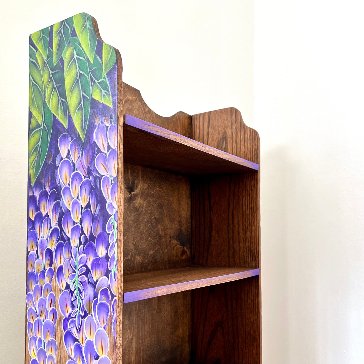 Mid 1930s Cottagecore Style Bookcase