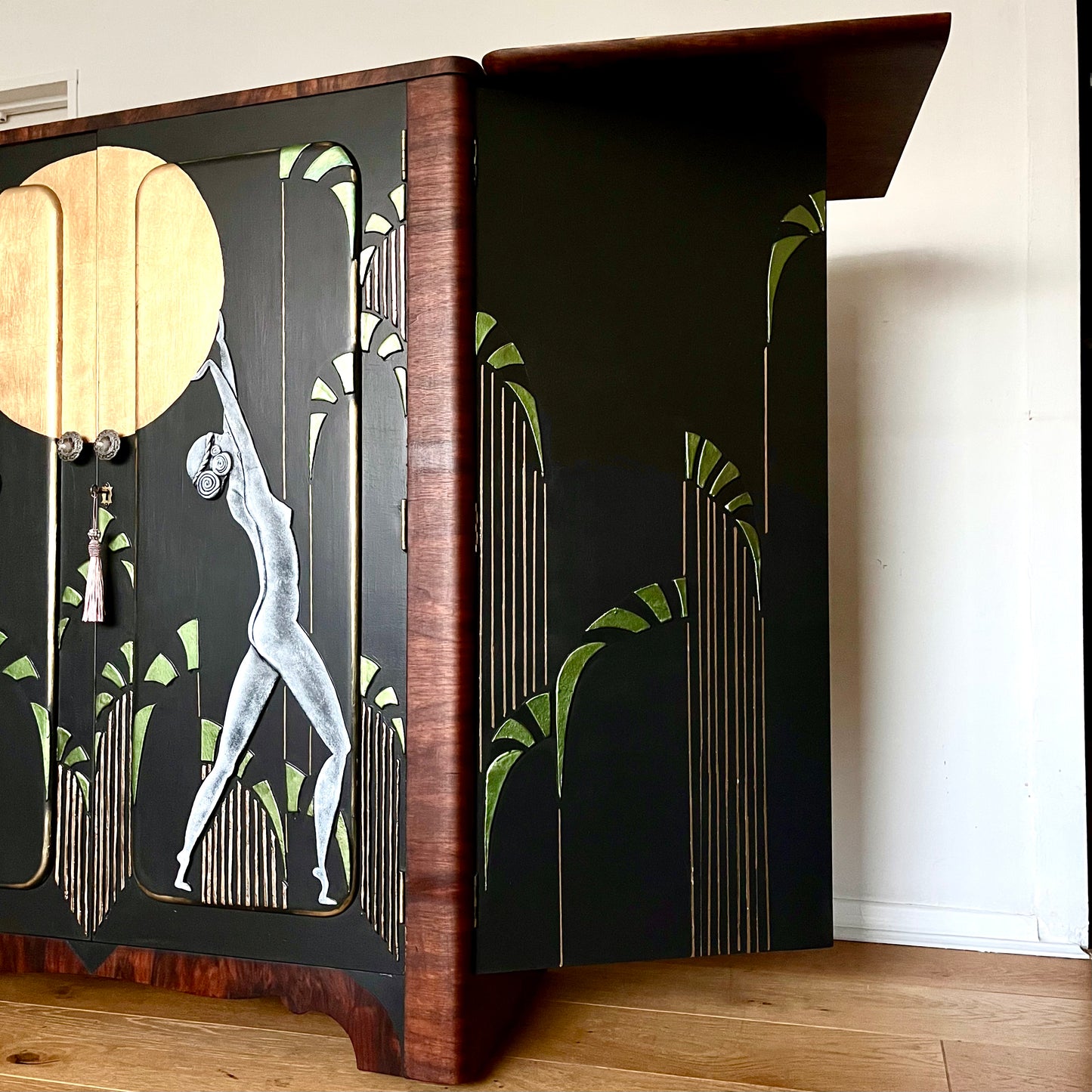 Art Deco Bar / Drinks Cabinet